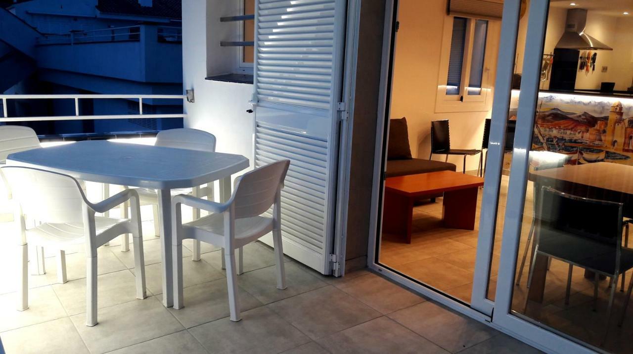 Residencia Platja De Roses Apartment Ngoại thất bức ảnh